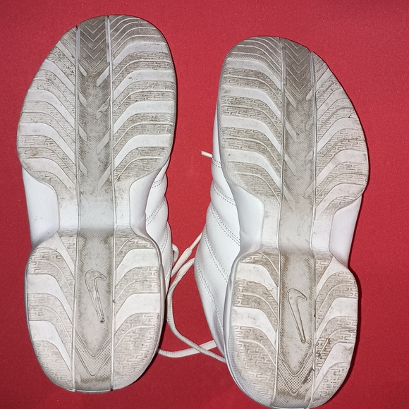 Nike White Sneakers with Metallic Swoosh - Picture 11 of 12